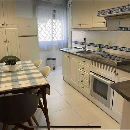 Cornisa , Banos Y Cocina Compartida Luxuszelt